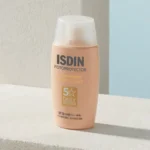 ضدآفتاب ایزدین فیوژن واتر مجیک رنگ لایت